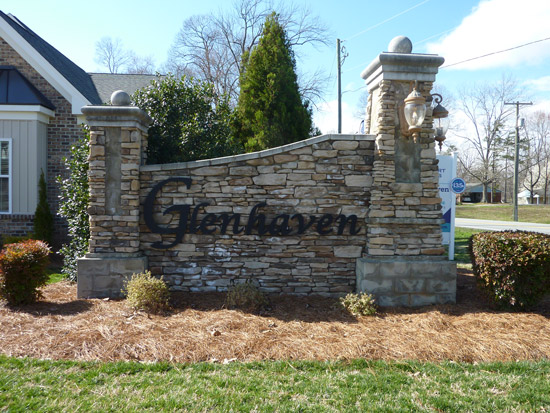 Stone Entrance to Glenhaven with name